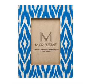 Blue and white ikat patterned picture frame with 'Mair Boemie' branding on a white background